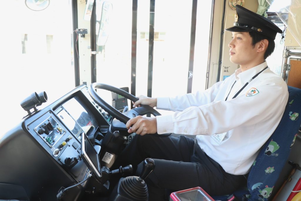 とさでん交通 バス運転手候補生の求人 四国の求人メディアbuntan